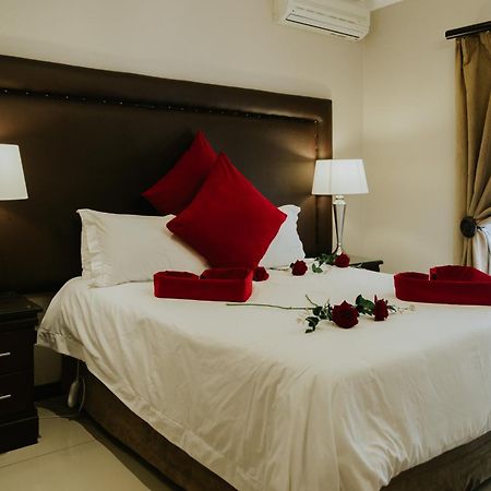 פריס Le Grand Chateau Hotel מראה חיצוני תמונה