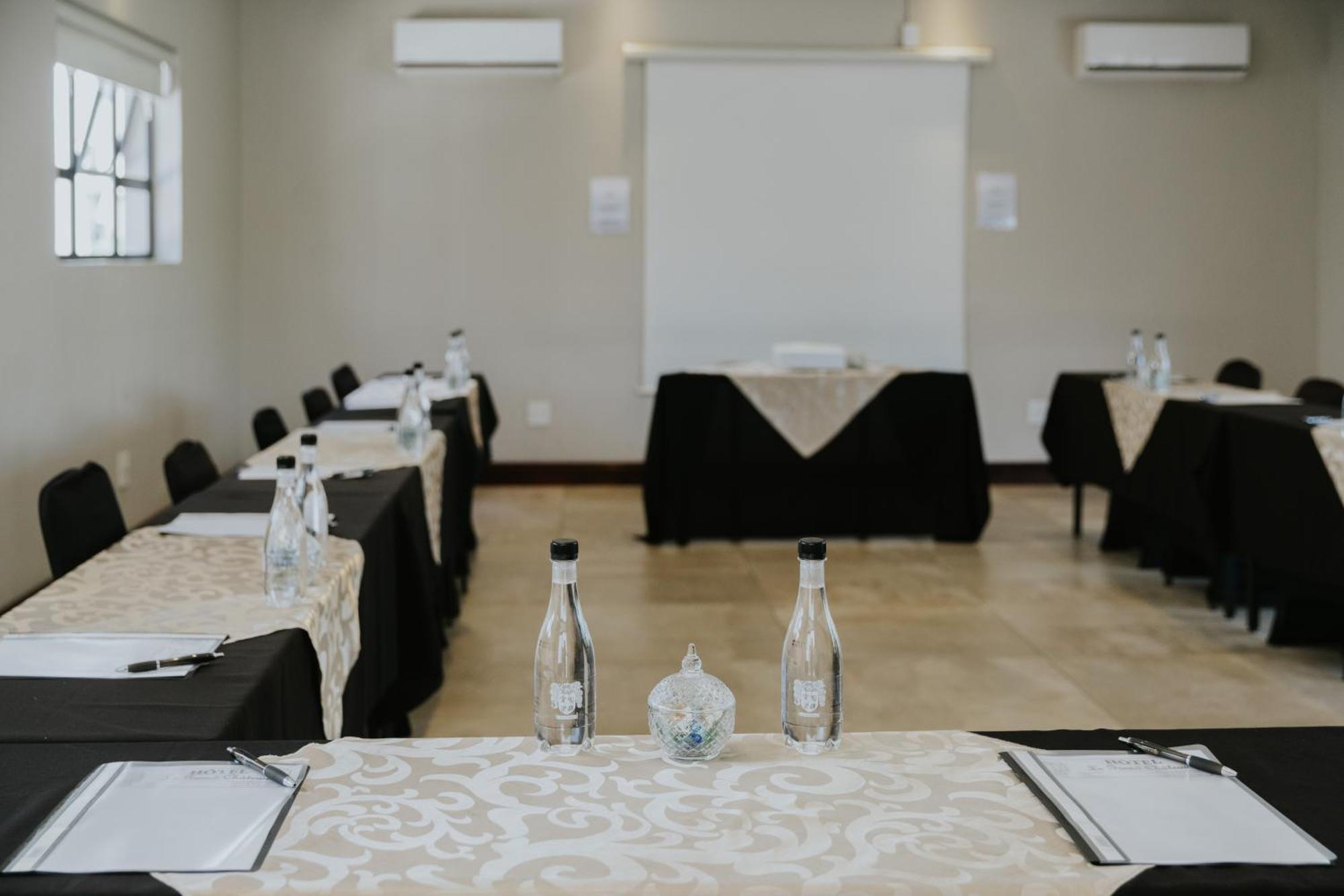 פריס Le Grand Chateau Hotel מראה חיצוני תמונה